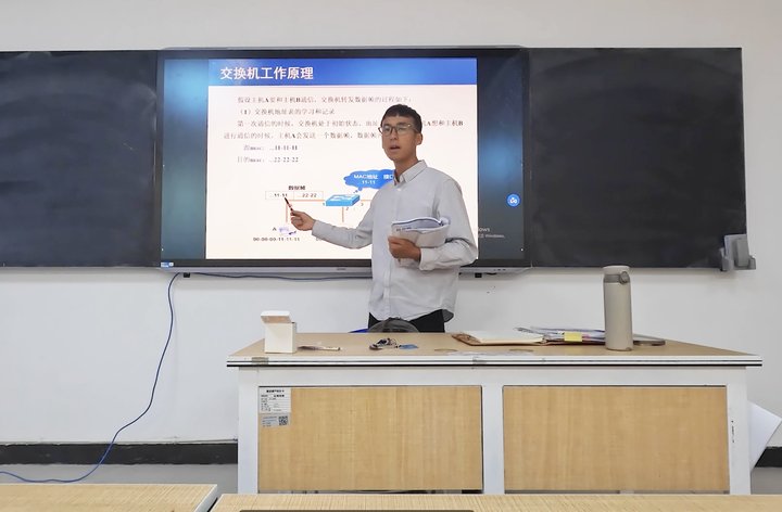 刘杰林老师磨课.jpg