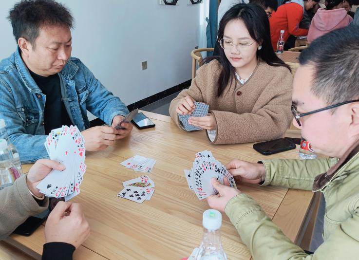 传承棋牌文化 领略棋牌魅力 | 云南经济管理学院开展首届教职工棋牌比赛 第 6 张 传承棋牌文化 领略棋牌魅力 | 云南经济管理学院开展首届教职工棋牌比赛 第 6 张