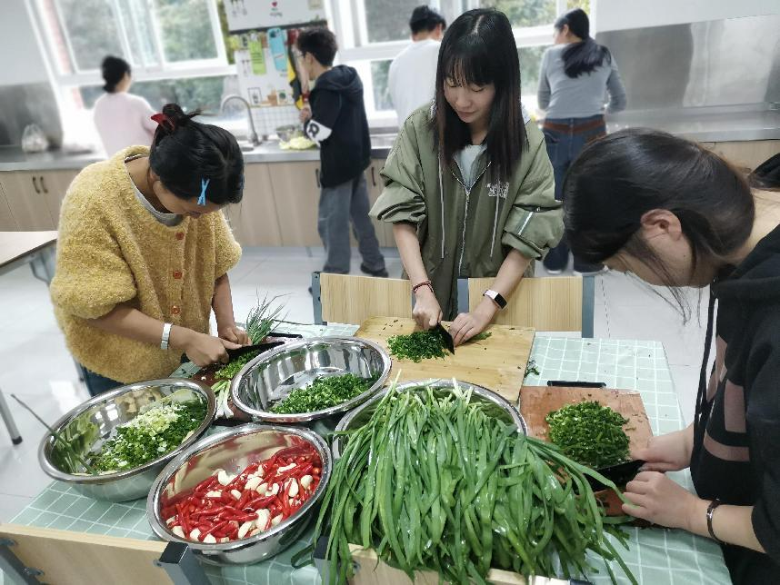 一站式学生社区 | “荟”聚青春，共享“食”光 智慧社区开展美食汇活动 第二弹 第 1 张