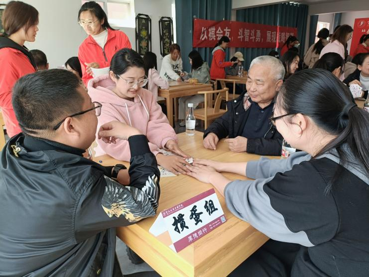 传承棋牌文化 领略棋牌魅力 | 云南经济管理学院开展首届教职工棋牌比赛 第 7 张 传承棋牌文化 领略棋牌魅力 | 云南经济管理学院开展首届教职工棋牌比赛 第 7 张