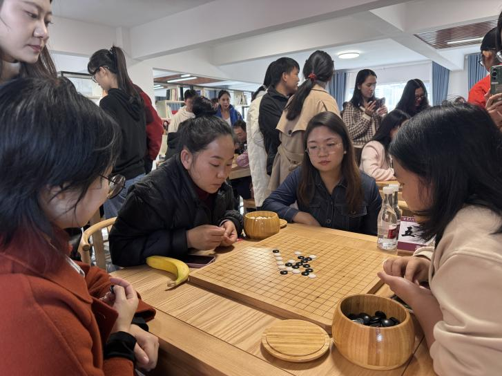 传承棋牌文化 领略棋牌魅力 | 云南经济管理学院开展首届教职工棋牌比赛 第 9 张 传承棋牌文化 领略棋牌魅力 | 云南经济管理学院开展首届教职工棋牌比赛 第 9 张