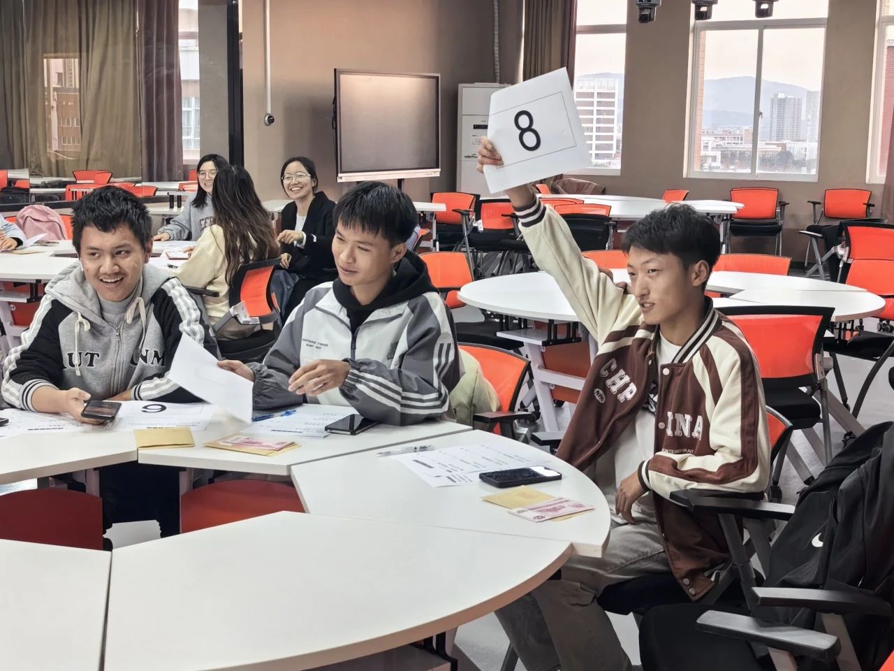 学院资讯｜一场关于梦想与选择的“拍卖”，引发深思！ 第 5 张