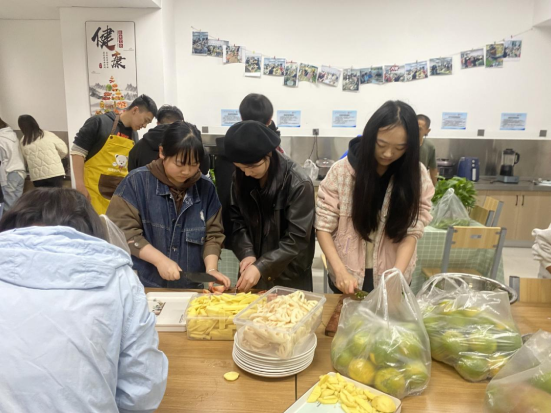 一站式学生社区 | “荟”聚青春，共享“食”光 智慧社区开展美食汇活动 第三弹 第 1 张