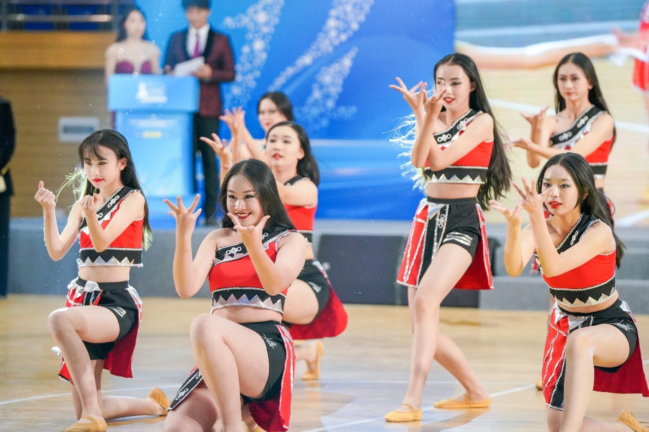 2023年云南省大学生体育舞蹈锦标赛在云南经济管理学院开幕! 第 16 张 2023年云南省大学生体育舞蹈锦标赛在云南经济管理学院开幕! 第 16 张