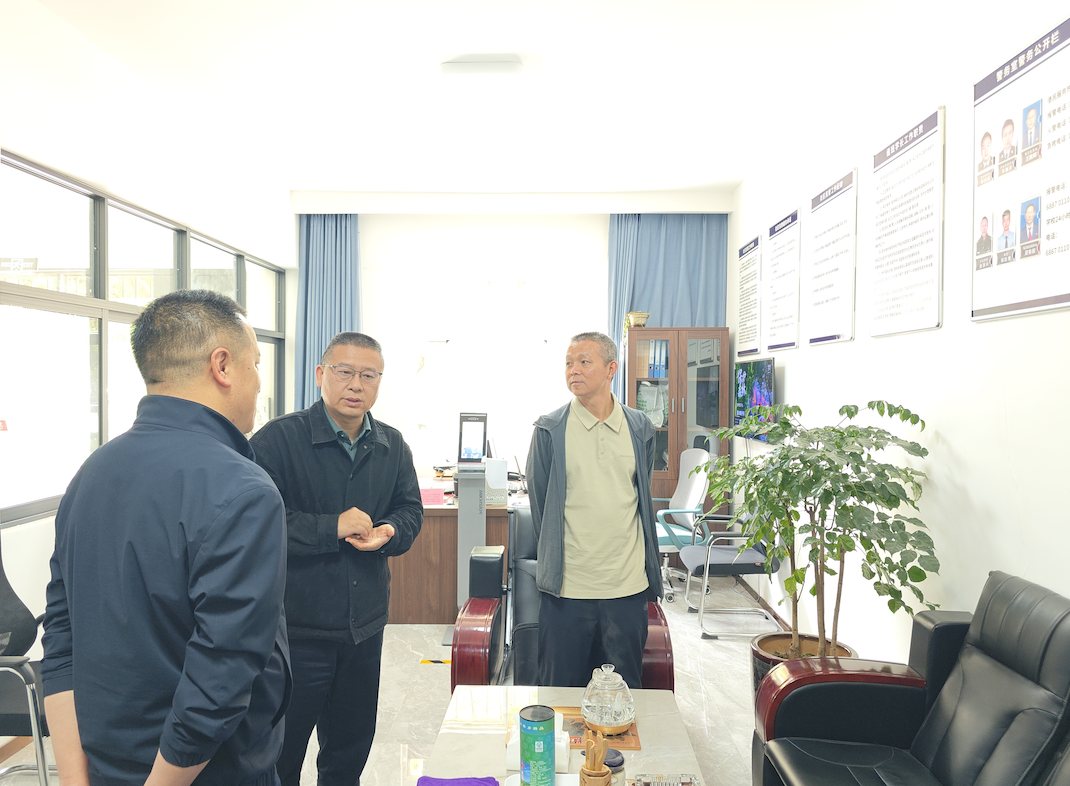 云南省教育厅调研组深入云经管开展高校安全工作专题调研  第 2 张