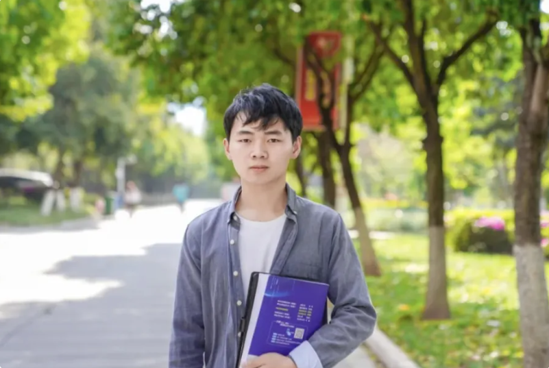 【党建引领】榜样力量，先锋领航——信智学院第三党支部优秀共产党员（学生）风采展示 第 1 张