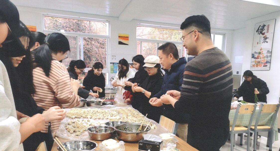 舌尖思政润人心 暖冬冬至聚温情｜财经商贸学院智慧社区开展冬至主题活动 第 2 张