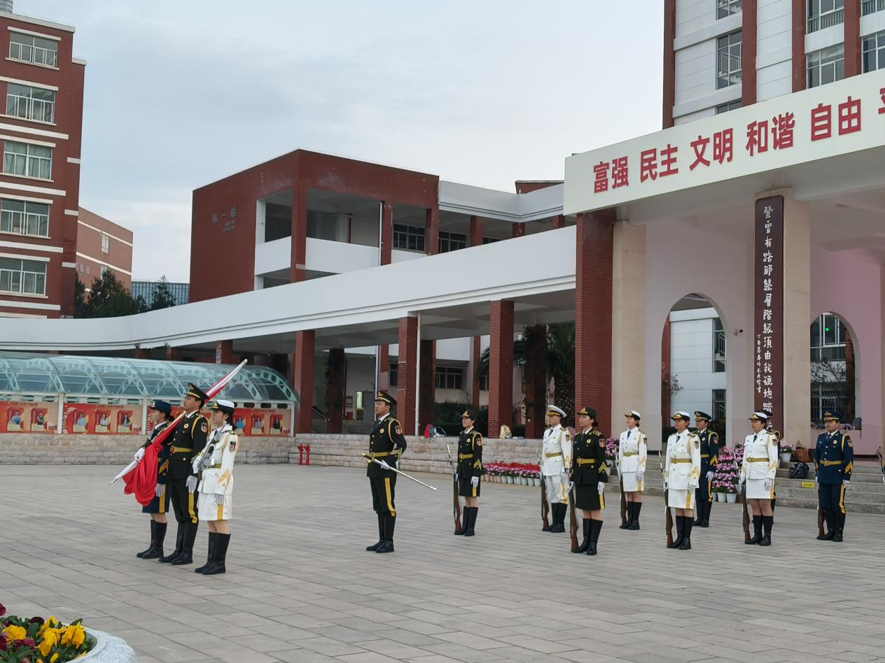 传承雷锋精神 绽放志愿之光 | 财会金融学院举行升国旗活动 第 1 张