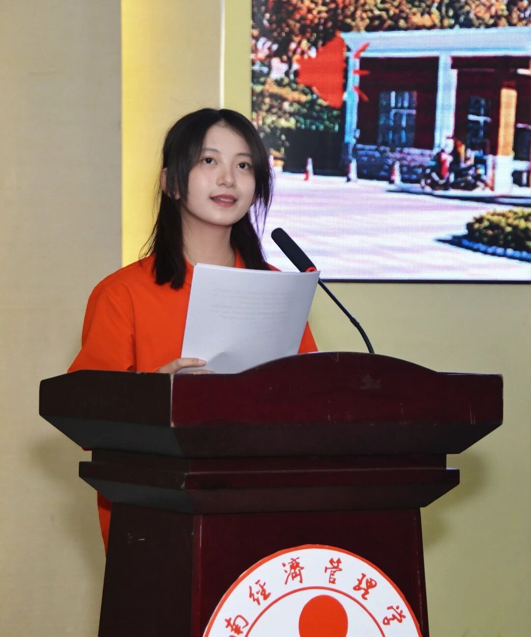 法商融合强基,梦想新程破局!财经商贸学院隆重举行2025级新生开学典礼 第 8 张 法商融合强基,梦想新程破局!财经商贸学院隆重举行2025级新生开学典礼 第 8 张