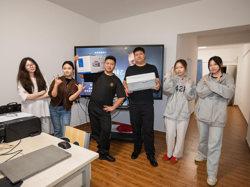 创新创业｜中国国际大学生创新大赛主赛道创业组国赛银奖：绘美科技团队 第 2 张