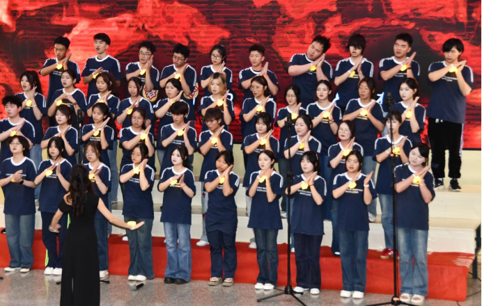学院资讯 | 以光为向 以歌为帆 财经商贸学院“追光向党 声颂华章”合唱比赛圆满落幕 第 3 张 学院资讯 | 以光为向 以歌为帆 财经商贸学院“追光向党 声颂华章”合唱比赛圆满落幕 第 3 张