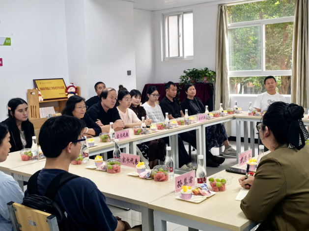 学院资讯 | 财经商贸学院开展2026级新生见面会暨家长座谈会系列活动 卓越财商 卓越财商     2026年8月31日 23:24    听全文   第 5 张