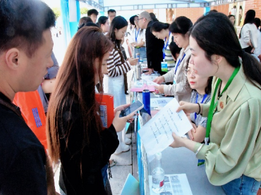 学院资讯 | 逐光而行启新篇 青春筑梦向未来 ——财经商贸学院圆满完成2026级新生迎新工作 第 5 张
