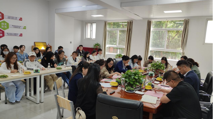 学院资讯 | 温情座谈话成长  社区聚力启新程——财经商贸学院智慧社区开展2026届毕业生代表座谈会 第 3 张