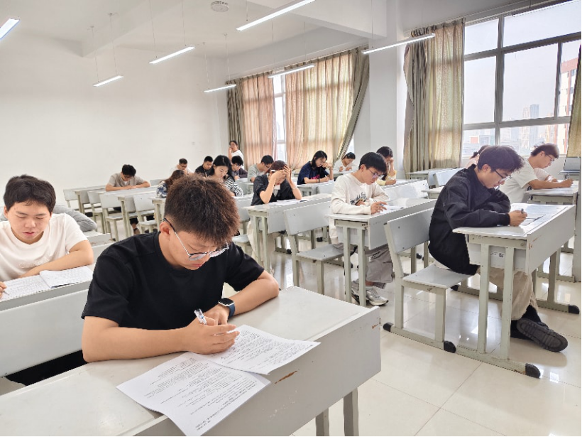 学院资讯 | 以考促学练实战,以赛赋能助备考 ——财经商贸学院顺利开展2026年法律职业资格模拟考试 第 2 张 学院资讯 | 以考促学练实战,以赛赋能助备考 ——财经商贸学院顺利开展2026年法律职业资格模拟考试 第 2 张